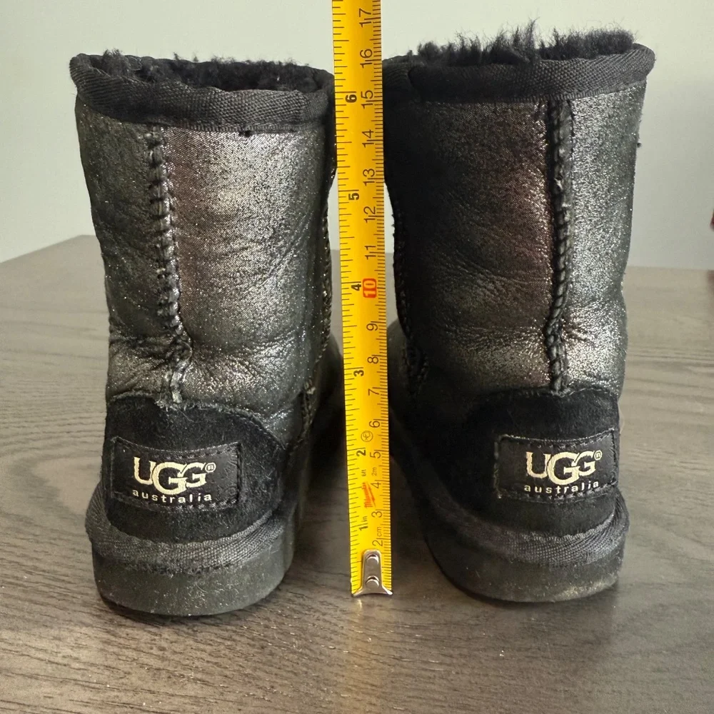 UGG Kids Stinger Metallic Boots Size 9‎